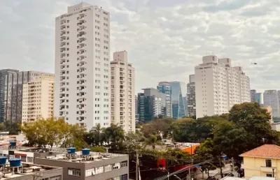 Conjunto comercial com 2 salas no melhor ponto da vila olímpia, clara, ensolarada, 42m2