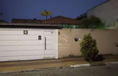 Casa com 3 dormitórios, sala, cozinha, área de serviço, 2 wcs, edícula inferior e superior, quntal, 4 vagas de garagem coberta, portão eletronico