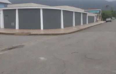 Excelente casa em 2 lotes no flórida pg com piscina