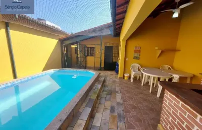 Linda casa em terreno com 12m de frente a 100m da praia