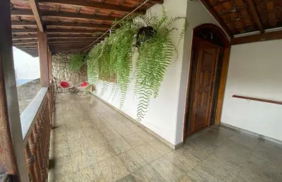 Casa com 4 quartos à venda, 357 m² por r$ 1.600.000 - santa terezinha - juiz de fora/mg