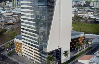 Sala à venda, 40 m², banheiro e garagem privativa, por r$ 349.890 - centro - juiz de fora/mg