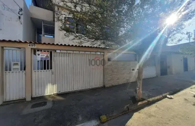 Ampla casa com terraço e suíte no bairro santa cruz - entrada independente!