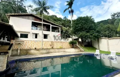 Casa com 8 quartos para alugar na Rua Jacob Lawal, Borboleta, Juiz de Fora