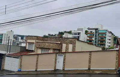 Casa com 4 quartos à venda na Rua Antônio Augusto Teixeira, Bom Pastor, Juiz de Fora