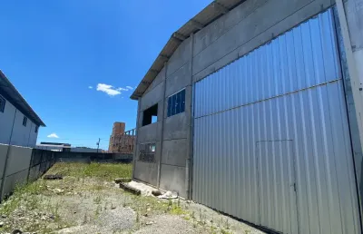 Galpão para aluguel possui 300 metros quadrados  araquari - sc