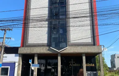 Sala comercial medindo 22,53m², localizada no centro da cidade de joinville/sc.
