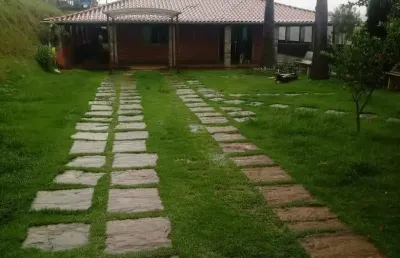 Maravilhosa casa no condomínio recanto do sol,  em barreira do triunfo jf