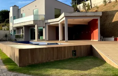 Maravilhosa casa dúplex, com área gourmet, piscina, jardin