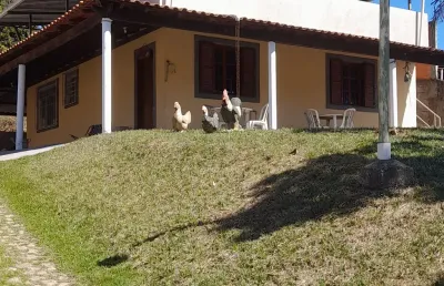 Ótima casa, excelente localização no condomínio recanto do sol, fica ao lado da portaria