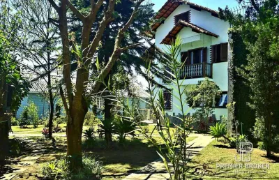 Casa com 3 dormitórios à venda, 460 m² por r$ 1.500.000,00 - golfe - teresópolis/rj
