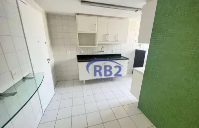 Apartamento amplo de 2 quartos com a vista totalmente livre e vaga de garagem em icaraí