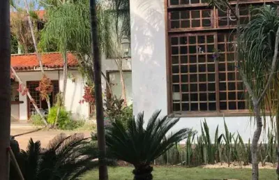 Maravilhosa casa em terreno de 1000 m² em  rua nobre de são franciisco na primeira quadra da praia.