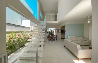 Sobrado mobiliado no residencial belize | único condomínio fechado frente mar de itanhaém