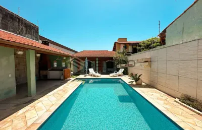 Casa individual com 3 dormitórios + piscina no cibratel em itanhaém