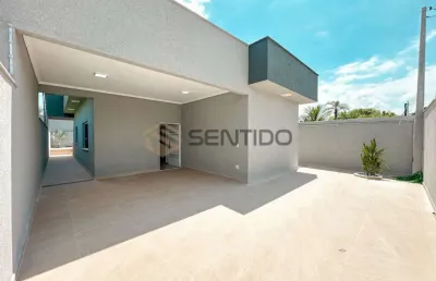 Casa térrea recém construída com 3 dormitórios, gourmet e poucos metros do mar - itanhaém sp | litoral sul
