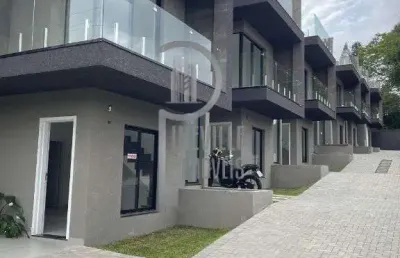 Sobrados novos, em condominio fechado. projeto moderno e integrado.