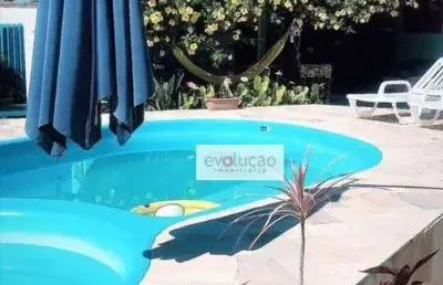 Casa com piscina 3 q e 1 suite - amplo quintal - paisagismo