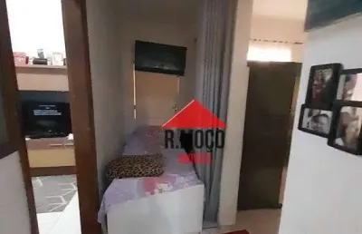 Prédio residencial com 4 apartamento - metrô arthur alvims