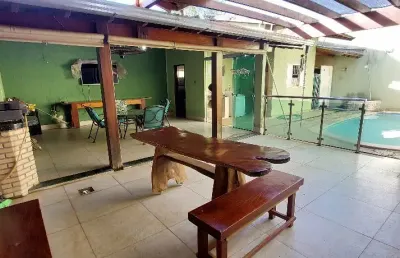Casa 3 dormitórios,  piscina  e área gourmet  próximo a praça do quartel!