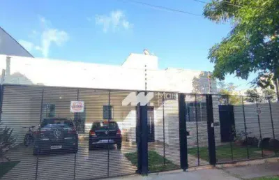 Casa com 3 quartos para alugar na Rua Verônica, 1264, Jardim Iguaçu, Maringá