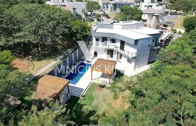 Casa com quintal incrível, uma das maiores casa do condomínio terras de atibaia