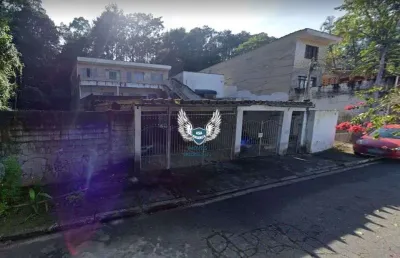 Sobrado com 4 dormitórios, garagem, sala de jantar, cozinha, lavanderia, salão d