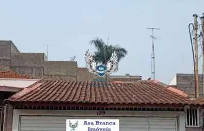 Casa térrea no tucuruvi com 03 dormitórios sendo 01 suíte e 02 vagas de garagem,