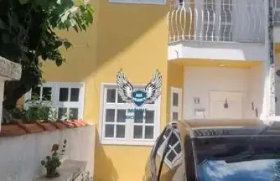 Sobrado  em condomínio fechado nas palmas do tremembé com 02 dormitórios sendo 0