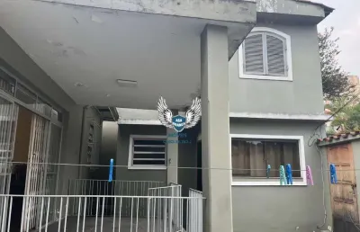 Sobrado em santana com 03 dormitórios sendo 01 suíte e 02 vagas de garagem, com