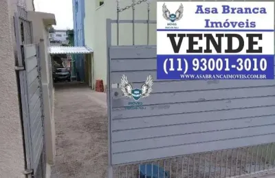 Sobrado de vila com 03 dormitórios e 02 vagas de garagem
