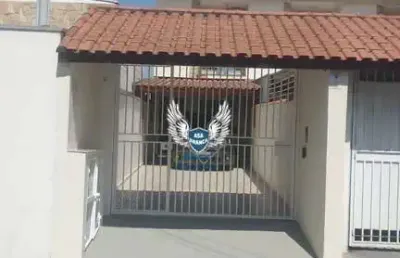 Sobrado 3 dormitórios 1 suíte, excelente localização
