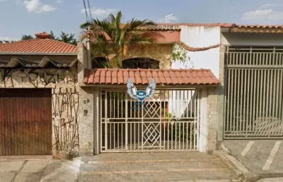 Casa assobradada no tucuruvi com  03 dormitórios e 04 vagas de garagem à 2 km do