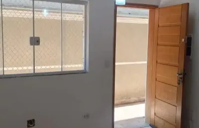 Sobrado de condomínio vl carrão-60mts-2 suítes, sala, lavabo, cozinha, área c/ churrasqueira, 1 vaga