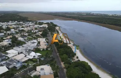 Terreno à venda na Avenida Humaitá, 250, Guarajuba, Camaçari