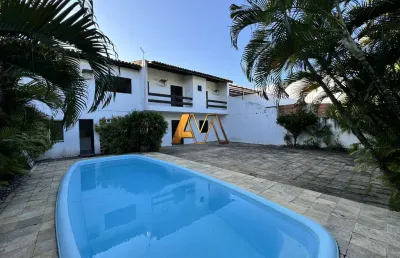 Linda casa com 3 suítes com piscina em stella maris