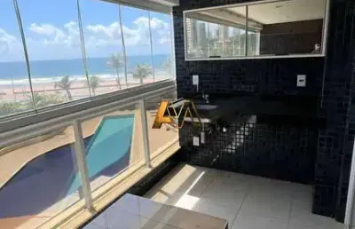 Apartamento com vista para o mar totalmente nascente.