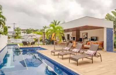 Casa em condomínio fechado com 5 quartos à venda na Avenida Humaitá, Guarajuba, Camaçari