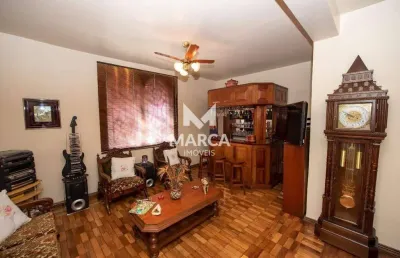 Excelente casa com 3 quartos, suíte, área gourmet na melhor localização do jardim américa