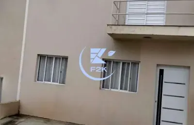 Excelente sobrado em condomínio, com 2 quartos, closet e área gourmet
