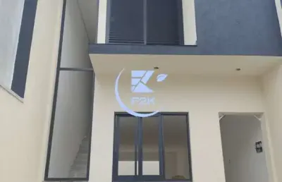 Sobrado em construção com 3 dorms, sendo 1 suíte, fino acabamento e moderno