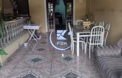 Sobrado a venda em arujá contém 3 dorms sendo 1 suíte