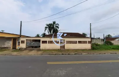 Casa de praia a venda em bertioga,3 dorms,4 vagas de garagem e a 1.5km da praia