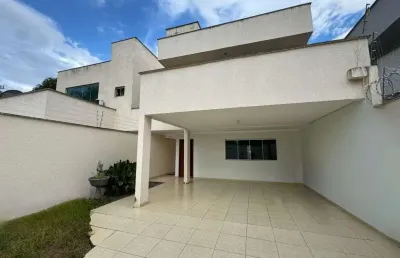Sobrado de 198 m² com 03 suítes à venda por r$ 1.100.000 no setor jaó - goiânia