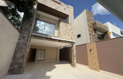 Sobrado de 200 m² com 04 suítes à venda por r$ 1.350.000 no jardim atlântico - goiânia