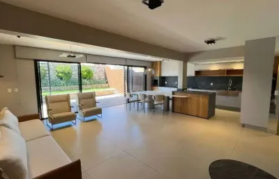 Casa de 185 m² com 04 quartos para alugar por r$ 8.900/mensais no jardins parma - senador canedo