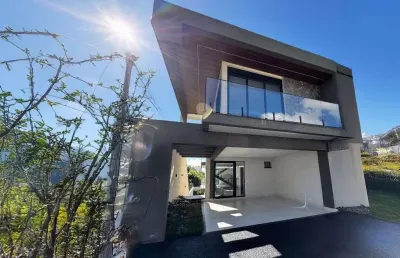 Sobrado de 223 m² com 03 quartos à venda por r$ 1.600.000 no jardim atlântico - goiânia