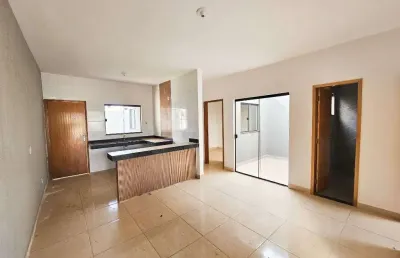 Casa de 94 m² com 03 quartos à venda por r$ 265.000 no res. ravena - senador canedo