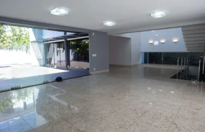 Sobrado de 400 m² com 04 suítes para alugar por r$ 20.900/mensais no alphaville flamboyant residencial dos ipês - goiânia