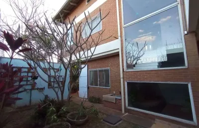 Sobrado de 280 m² com 04 quartos à venda por r$ 1.200.000 no residencial center ville - goiânia